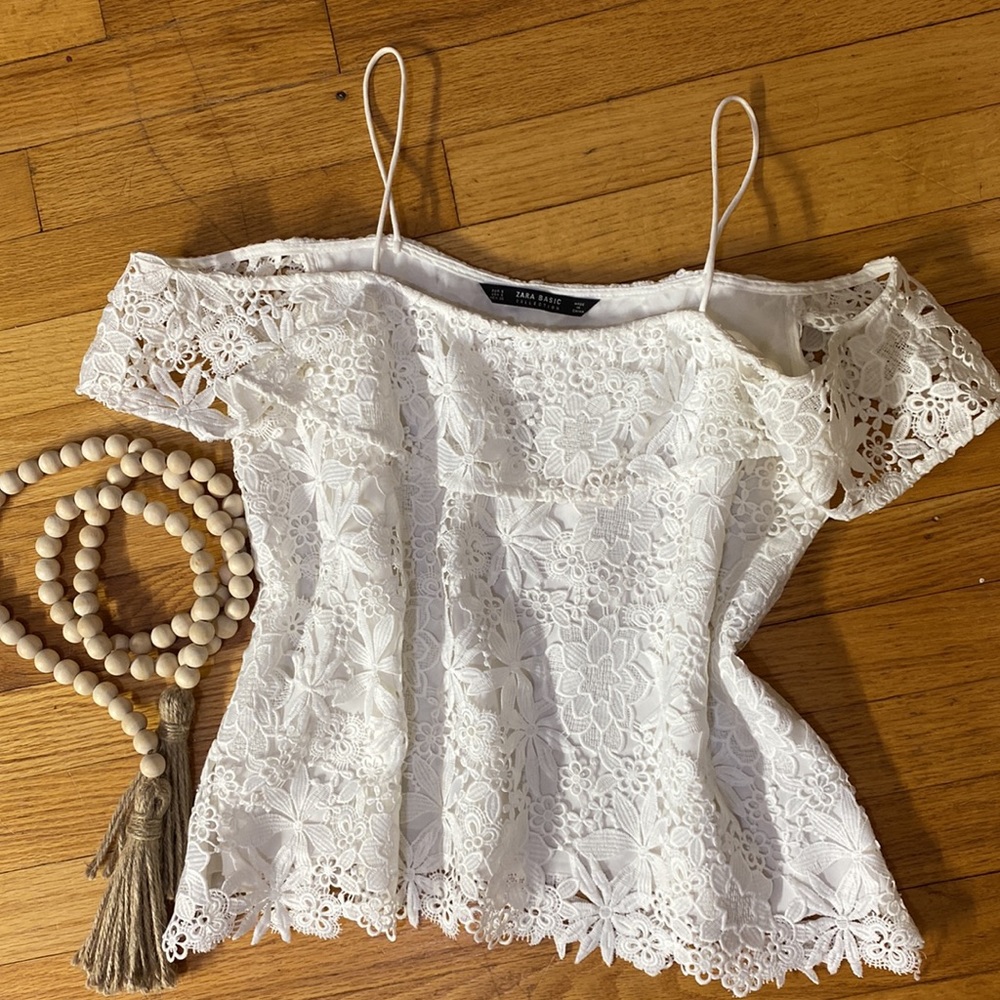NWOT Zara Women’s Lace off-the-shoulder Blouse | size Small